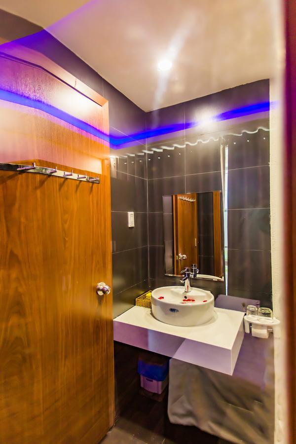 Kien Cuong Hotel Дананг Екстериор снимка