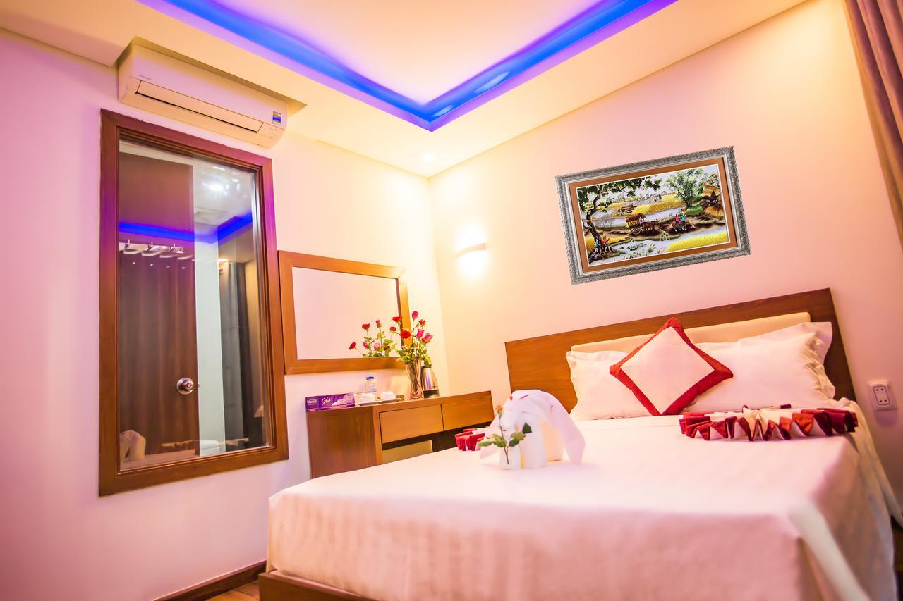 Kien Cuong Hotel Дананг Екстериор снимка