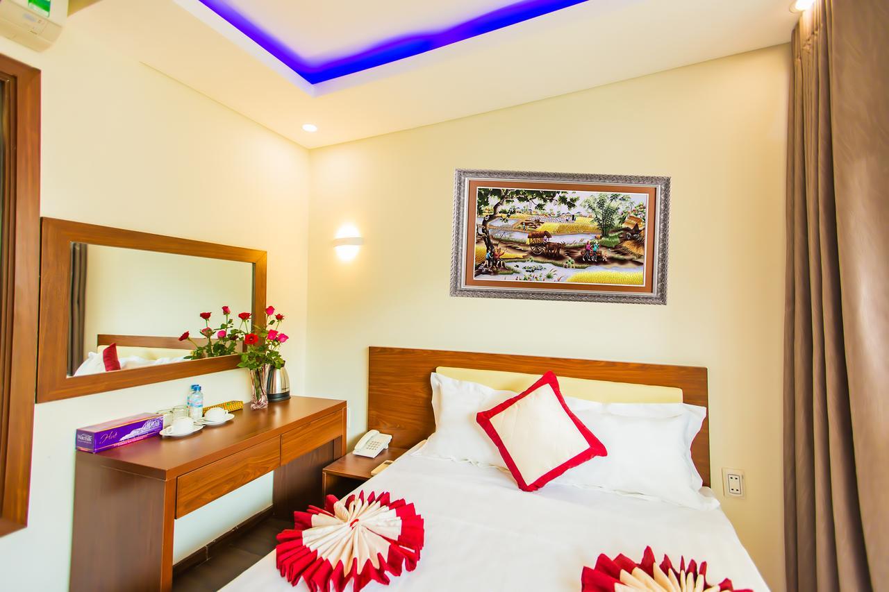 Kien Cuong Hotel Дананг Екстериор снимка