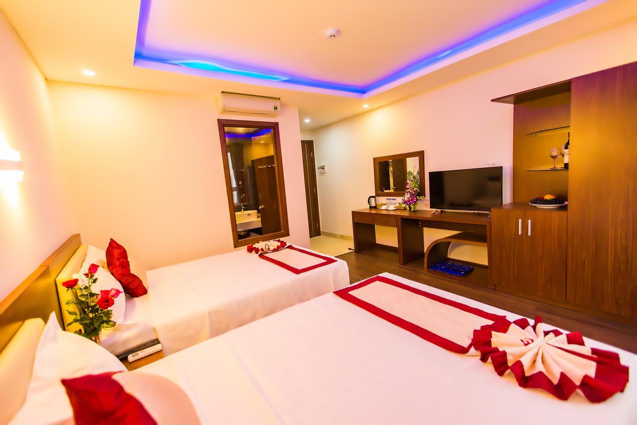 Kien Cuong Hotel Дананг Екстериор снимка