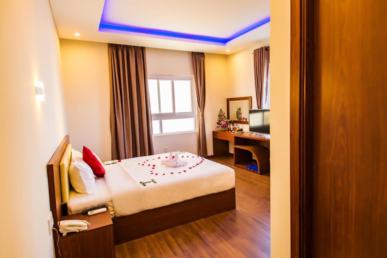 Kien Cuong Hotel Дананг Екстериор снимка