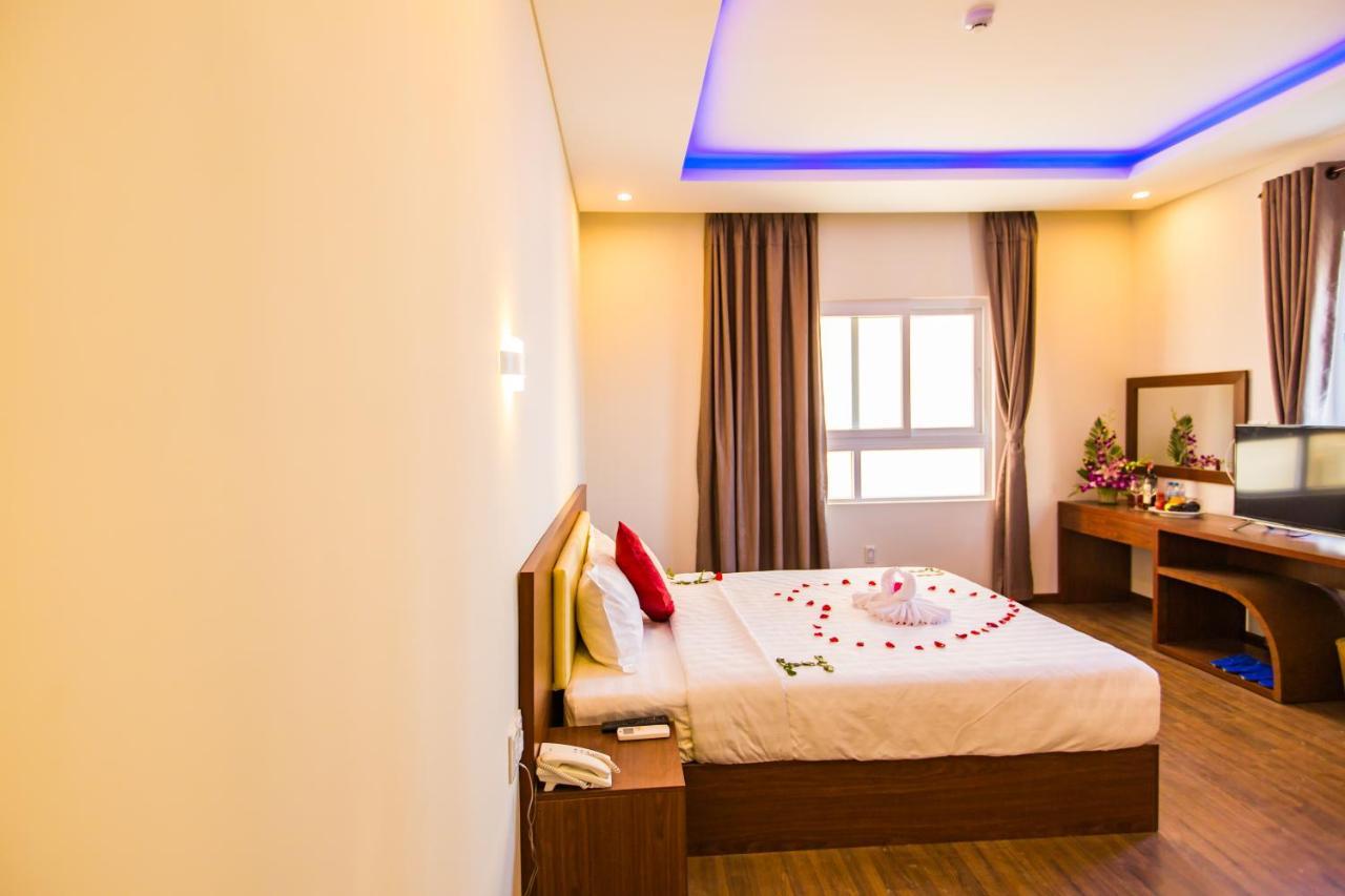 Kien Cuong Hotel Дананг Екстериор снимка